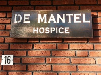 Hospice de mantel-