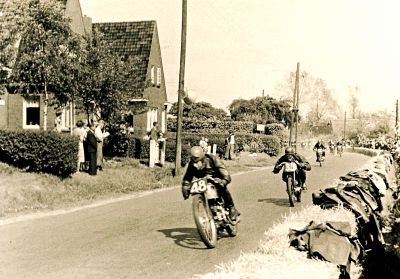 CC-Races over de Oldebertweg (nabij de begraafplaats)