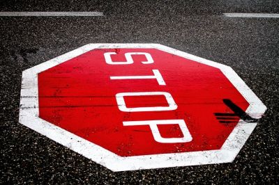 Remmen remsporen stop