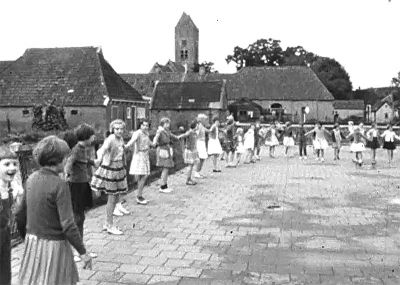 Dorpsfilm tolbert still schoolplein 800