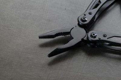 Multi tool tang