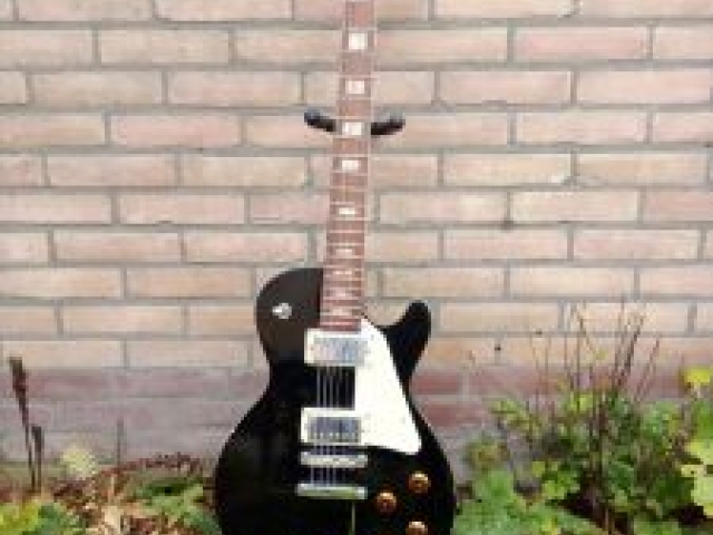 Win een gitaar op de 70e K.A.B.!